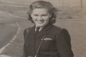 92-letnia pilotka z II wojny wiatowej ponownie wzbia si w powietrze  [fot. Joy Lofthouse]