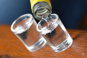 Alkohol na firmowym spotkaniu wiglijnym? [© kytalpa - Fotolia.com]