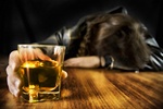 Alkoholowy problem wrd starszych [© Bisli - Fotolia.com]