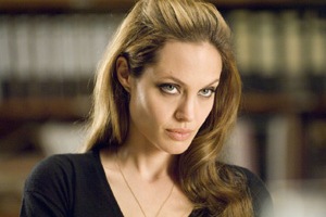 Angelina Jolie: potrzebujemy praw kobiet dla kobiet. Z mczyznami u boku [Angelina Jolie fot. UIP]
