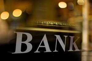 Bankrutuje kolejny bank [© theaphotography - Fotolia.com, Bank]