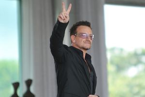 Bono koczy 55 lat. I nie odpuszcza [Bono, fot. Antonio Cruz/ABr, CC-BY-3.0-br, Wikimedia Commons]