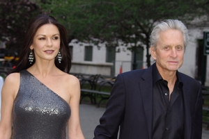 Catherine Zeta-Jones i Michael Douglas znw razem [atherine Zeta-Jones i Michael Douglas, fot. David Shankbone, CC BY-SA 3.0, Wikimedia Commons]