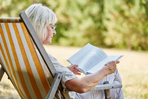 Chcesz żyć dłużej? To proste. Musisz czytać książki [© Robert Kneschke - Fotolia.com]