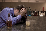 Co zrobi aby pomc alkoholikowi? [© William Casey - Fotolia.com]