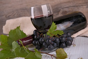 Czerwone wino pomaga schudnąć [© M.studio - Fotolia.com]