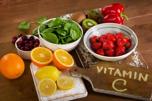 Dieta bogata w witamin C chroni przed zam [© bit24 - Fotolia.com]