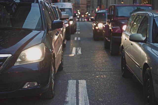 Długie dojazdy do pracy i stres powodują wypalenie zawodowe [fot. Free-Photos from Pixabay]