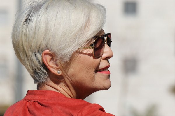 Dojrzałe kobiety łatwiej akceptują starzenie się i towarzyszące mu zmiany [fot.  Orna Wachman z Pixabay]