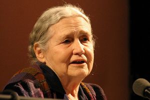 Doris Lessing - seniorka z Noblem [Doris Lessing, fot. Elke Wetzig, CC BY-SA 3.0, Wikimedia Commons]