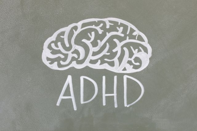 Doroli z ADHD yj krcej [fot. collage Senior.pl / Canva]