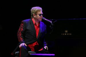 Elton John, fot. Mustafa Doğan Özçelik, CC BY-SA 4.0, Wikimedia Commons