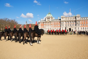 Elbieta II i Kate Middleton wspgospodyniami w Paacu Buckingham [© giemmephoto - Fotolia.com]