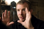 Guy Ritchie nie auje [Guy Ritchie fot. Warner Bros Entertainment Polska]