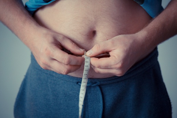 Im więcej lat w otyłości, tym gorsze efekty dla zdrowia [fot. Michal Jarmoluk z Pixabay]
