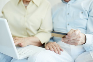 Jak (i co) seniorzy kupuja w sieci? [© pressmaster - Fotolia.com]