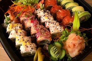 Jak i z czym je sushi? [Fot. Ten Sushi]