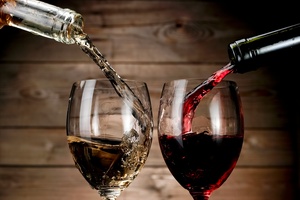 Jakie wino do obiadu? [© misaleva - Fotolia.com]