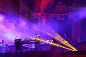 Jean-Michel Jarre zagra w Gdasku i Krakowie [fot. Contando Estrelas from Vigo, Espa&ntilde;a / Spain, CC BY-SA 2.0, Wikimedia Commons]