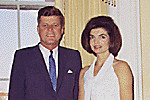 Jesie w stylu Jackie Kennedy [fot. Cecil Stoughton]