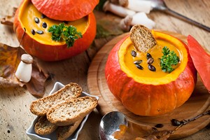 Jesieni potrzebujemy wicej kalorii. Jak je by nie marzn, ale i nie przyty? [Dynia, © karepa - Fotolia.com]