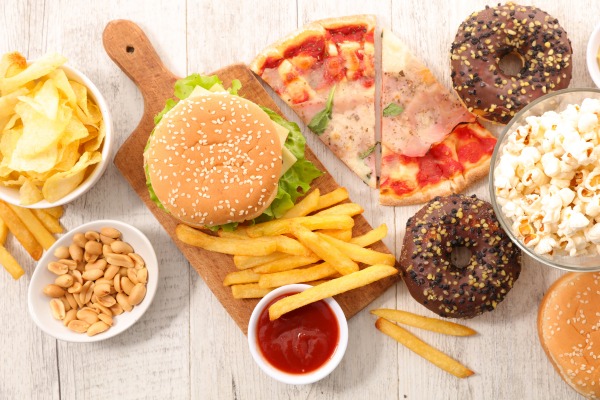 Jesz „junk food”, gdy odczuwasz stres? To oznacza dodatkowe kilogramy [Fot. M.studio - Fotolia.com]
