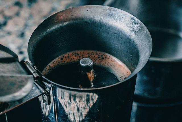 Kawa pobudza, nawet gdy jej nie wypijesz... [fot. Antonio Cansino from Pixabay]