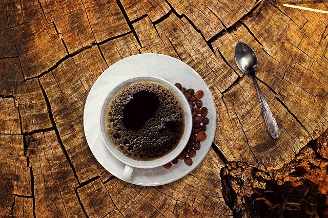 Kawa zmniejsza tkankę tłuszczową u kobiet [fot. Anja🤗#helpinghands #solidarity#stays healthy🙏 from Pixabay]