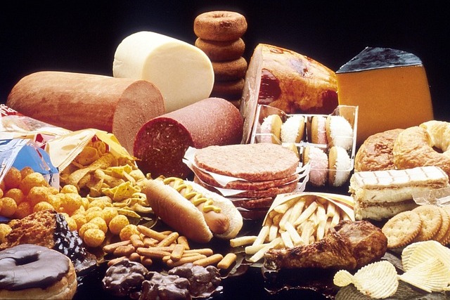 Kiepska dieta odpowiada za znaczną część przypadków cukrzycy [fot. ツ from Pixabay]