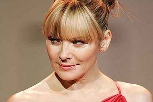 Kim Cattrall: mog gra role starszych kobiet [Kim Cattrall, fot. The Heart Truth, CC BY-SA 2.0, Flickr]