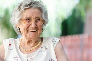 Laura Carstensen w TED Talk: dlaczego starsi ludzie są szczęśliwsi [© Hunor Kristo - Fotolia.com]