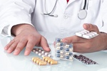 Lekarzom nie ufamy, przepisanych lekw nie przyjmujemy [© Alen-D - Fotolia.com]