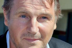 Liam Neeson odrzuci rol Bonda. Z mioci [Liam Neeson, fot. Georges Biard, CC BY-SA 3.0, Wikimedia Commons]