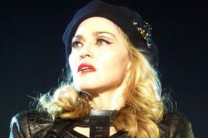 Madonna zarczona z 25-latkiem? [Madonna, fot.  	Jon Haywood @The Signifier Limited, cc-by-2.0, Wikimedia Commons]