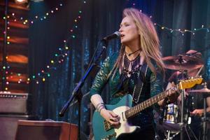 Meryl Streep piewa rocka z Rickiem Springfieldem [fot. Sony Pictures]