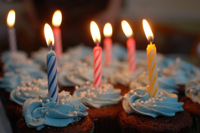 Motywacja do badań: święta i urodziny przypominają o starzeniu się [fot. C B from Pixabay]