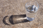 Naukowcy: Rekomendacja omiu szklanek wody dziennie to absurd [© timur1970 - Fotolia.com]