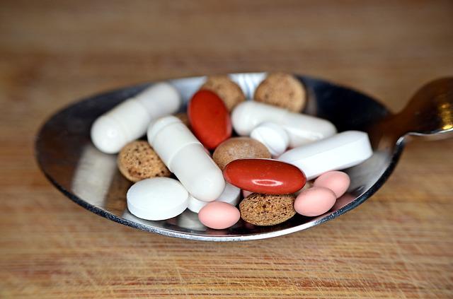 Niebezpieczna wielolekowość (polifarmakoterapia), czyli gdy przyjmujesz wiele leków [fot. Jerzy Górecki from Pixabay]