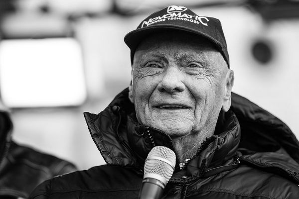 Niki Lauda nie yje [Niki Lauda, fot. MacKrys, CC BY-SA 4.0, Wikimedia Commons]