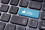 Nowa najstarsza uytkowniczka Facebooka - 105-latka [© mtkang - Fotolia.com]