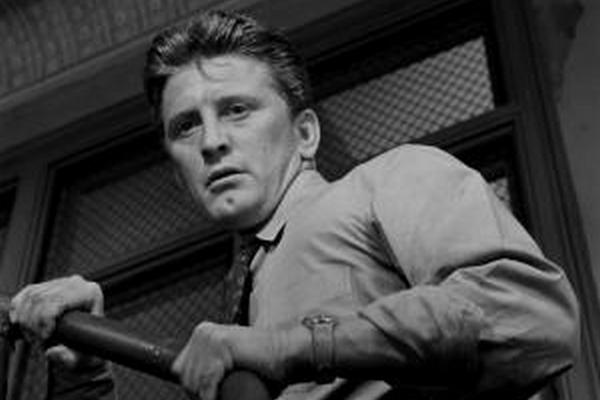 Kirk Douglas fot. Paramount Pictures