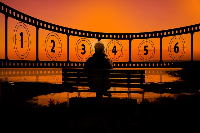Ogldanie filmw uatwia radzenie sobie z problemami i sprawia, e jestemy lepsi  [fot. Gerd Altmann from Pixabay]