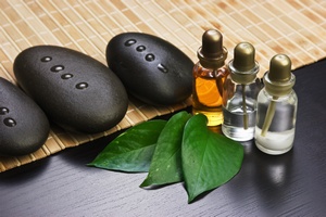 Olejki, oleje i oliwki - SPA i aromaterapia we własnym domu [© Poles - Fotolia.com]