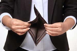 Osoby prywatne coraz czciej bankrutuj [© pkstock - Fotolia.com]
