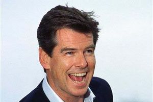 Pierce Brosnan - cierpliwo nagrodzona [Pierce Brosnan fot. Rita Molnár, CC BY-SA 2.0, Wikimedia Commons]