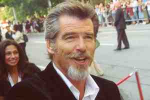 Pierce Brosnan koczy 60 lat [Pierce Brosnan, fot. Sheksays, CC BY 2.0, Wikimedia Commons]