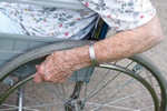 Podstawowe oczekiwania starszych niepenosprawnych: godno i poczucie kontroli [© Chariclo - Fotolia.com]