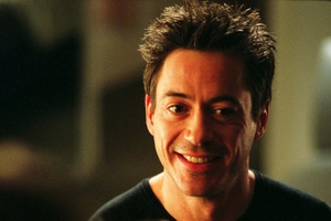 Robert Downey Jr. sam si wystruga [Robert Downey Jr. fot. Warner Bros. Poland]