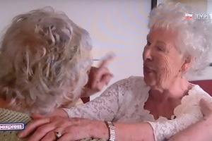 Rozdzielone w dzieciństwie bliźniaczki spotkały się po 78 latach [Elizabeth Ann Lamb i Patricia Susan Lamb, fot. TVP]