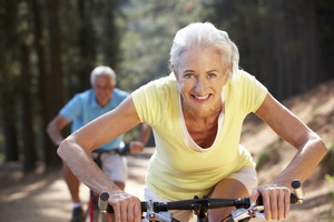 Seniorzy i sport? To dobrana para [© Monkey Business - Fotolia.com]